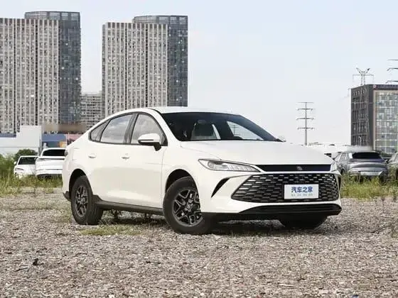 Qin PLUS 2025 DM-i Smart-Drive 128KM Progressive Edition, Передний привод