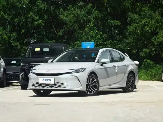 Camry 2026 2.0L Гибрид Знатный Передний привод
