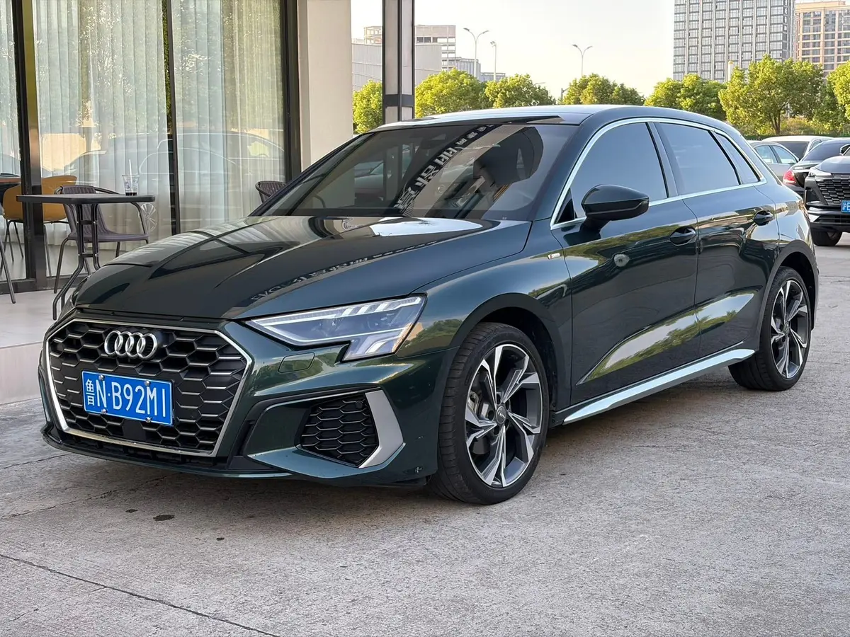 Audi A3 2022 модельного года, Sportback 35 TFSI, комплектация «Люкс-спортивная»