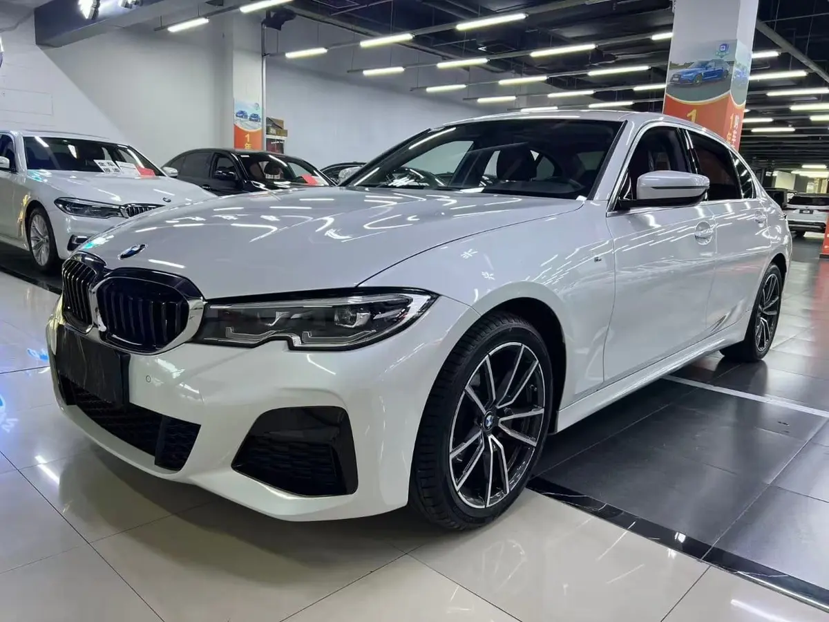 BMW 320Li, 2022 модельного года, спортивный пакет M