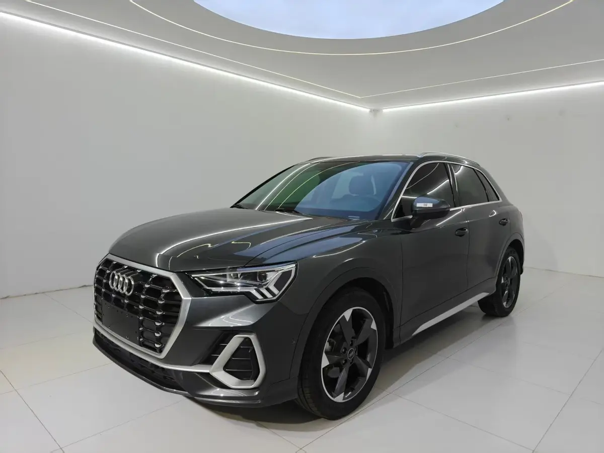 Audi Q3 2022 модельного года, 35 TFSI, комплектация «Спортивная»