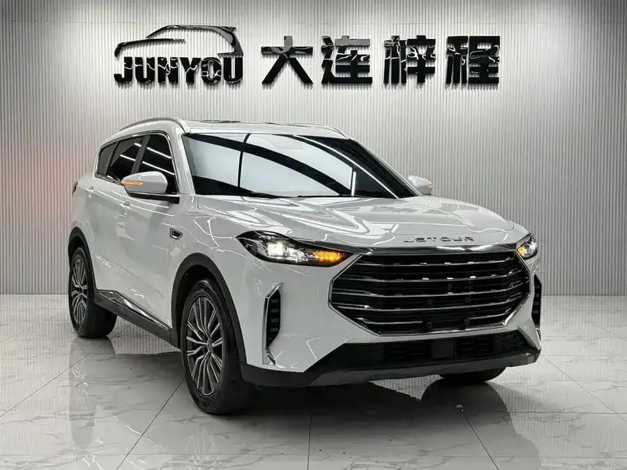 Jetour X70 PLUS, 2023 модельный год, комплектация Ziqiang MAX, 7 мест, 1.5T, CVT, автоматическая КПП, передний привод
