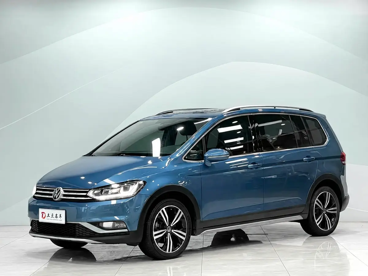 Volkswagen Touran L, 2022 модельный год, 280TSI, 1.4T (150 л.с.), DSG, передний привод, 7 мест