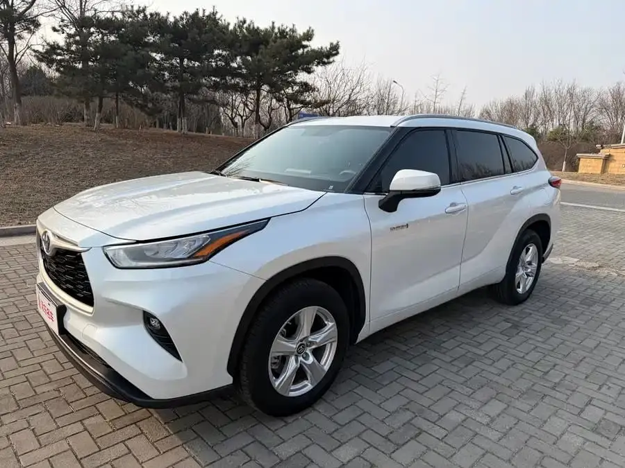 Toyota Highlander, 2024 модельный год, интеллектуальный гибрид 2.5L (189 л.с.), автоматическая, передний привод, 5 мест