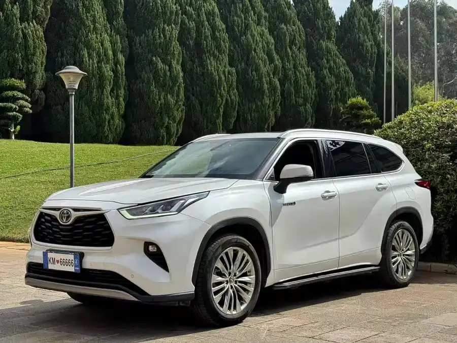 Toyota Highlander, 2022 модельный год, гибрид 2.5L (192 л.с.), автоматическая, полный привод, 7 мест