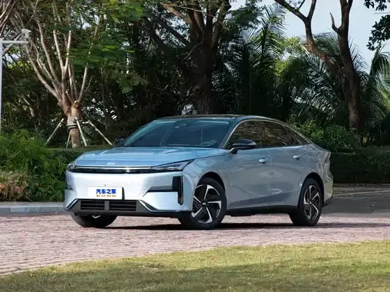 Geely Galaxy L6 2025 EM-i 140km Исследователь+
