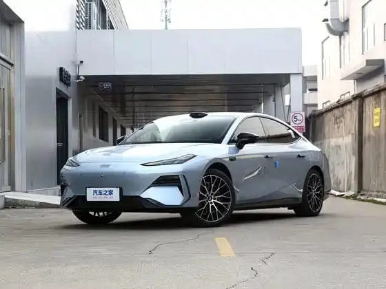Geely Galaxy E8 2025 620km Полный привод Звёздный корабль Лидар