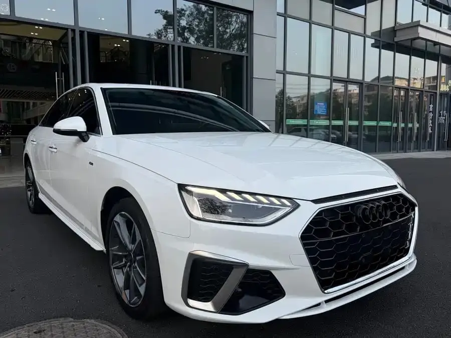 Audi A4L 2022, 2.0T (190 л.с.), передний привод