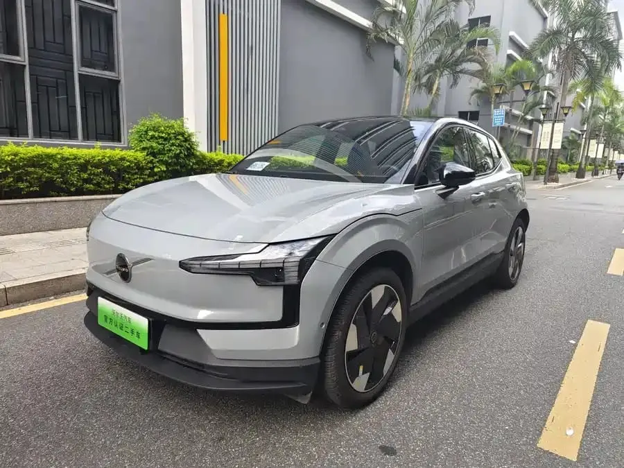 Volvo EX30 2025, EV, 272 л.с., задний привод