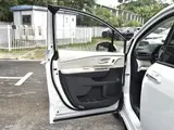 Sienna 2027 2.5L Гибрид Платинум Передний привод 11