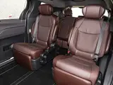 Granvia 2026 2.5L Гибрид Знатный PLUS Полный привод 10