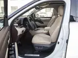 Highlander 2.5L Гибрид Высший 7-мест Полный привод 9