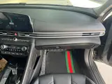 Hyundai Elantra, 2023 модельного года, 1.5L CVT LUX, комплектация «Люкс», экологический класс China VI 8