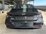 Hyundai Elantra, 2023 модельного года, 1.5L CVT LUX, комплектация «Люкс», экологический класс China VI 4