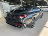 Hyundai Elantra, 2023 модельного года, 1.5L CVT LUX, комплектация «Люкс», экологический класс China VI 5