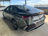 Hyundai Elantra, 2023 модельного года, 1.5L CVT LUX, комплектация «Люкс», экологический класс China VI 6