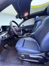 Mercedes-Benz A 180, 2022 модельного года, спортивный седан 14