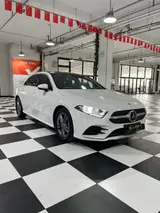 Mercedes-Benz A 180 L, 2022 модельного года (рестайлинг), спортивный седан 3