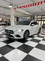 Mercedes-Benz A 180 L, 2022 модельного года (рестайлинг), спортивный седан 1