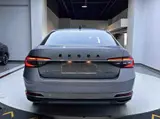 Skoda Superb 2022 TSI280 DSG Prestige Edition 1.4T АКПП Передний привод 7