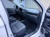 Mitsubishi Outlander, 2021 модельный год, рестайлинг, комплектация Changxiang, 7 мест, 2.0L, CVT, автоматическая КПП, передний привод 4