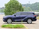 Toyota Highlander, 2022 модельный год, гибрид 2.5L (192 л.с.), автоматическая, полный привод, 7 мест 4