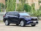 Toyota Highlander, 2022 модельный год, гибрид 2.5L (192 л.с.), автоматическая, полный привод, 7 мест 2