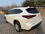 Toyota Highlander, 2024 модельный год, интеллектуальный гибрид 2.5L (189 л.с.), автоматическая, передний привод, 5 мест 5
