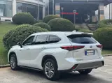 Toyota Highlander, 2022 модельный год, гибрид 2.5L (192 л.с.), автоматическая, полный привод, 7 мест 6