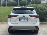 Toyota Highlander, 2022 модельный год, гибрид 2.5L (192 л.с.), автоматическая, полный привод, 7 мест 8