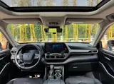 Toyota Highlander, 2022 модельный год, гибрид 2.5L (192 л.с.), автоматическая, полный привод, 7 мест 11