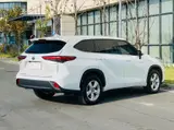 Toyota Highlander, 2023 модельный год, интеллектуальный гибрид 2.5L (189 л.с.), автоматическая, полный привод, 7 мест 8