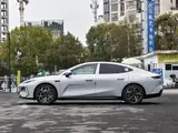 Geely Galaxy E8 2025 700km Юаньхан Пилот 3