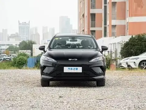 Seal 05 DM-i 2026 128KM Luxury Edition, Передний привод