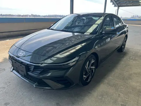 Hyundai Elantra, 2023 модельного года, 1.5L CVT LUX, комплектация «Люкс», экологический класс China VI
