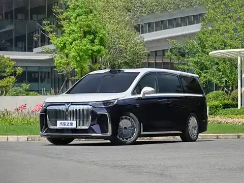 Voyah Dreamer 2026 7099 PHEV Шаньхэ 4 места