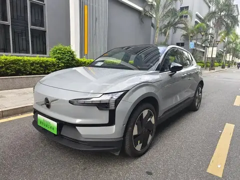 Volvo EX30 2025, EV, 272 л.с., задний привод
